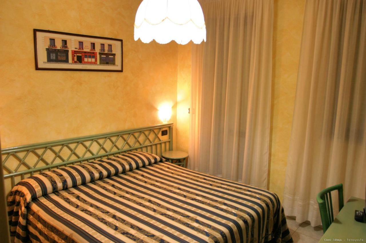 Hotel Blue Rose'S Mesagne Exterior foto